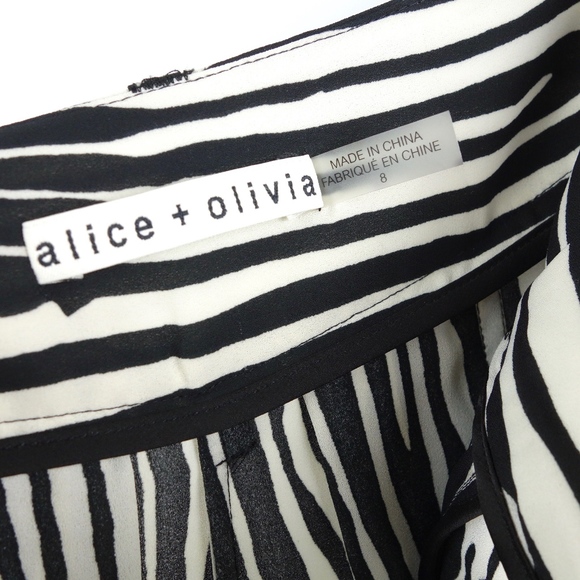 [ SOLD ] Alice + Olivia > Pleated Striped Shorts - Picture 8 of 8